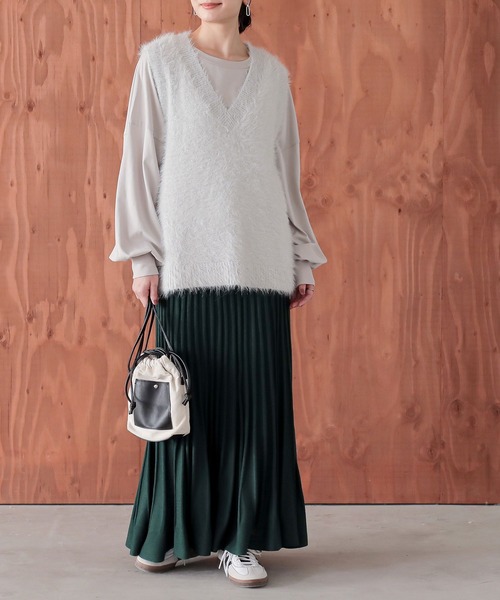 n'OrLABEL(ノアールレーベル)の「『こなれパフ袖ロンT』(Tシャツ/カットソー・レディース・ブルーグリーン/イエロー/ピンク/ブルー/ブラック/グレイッシュベージュ/スモークピンク/グレイッシュブルー/チャコール・FREE)」の19枚目の写真