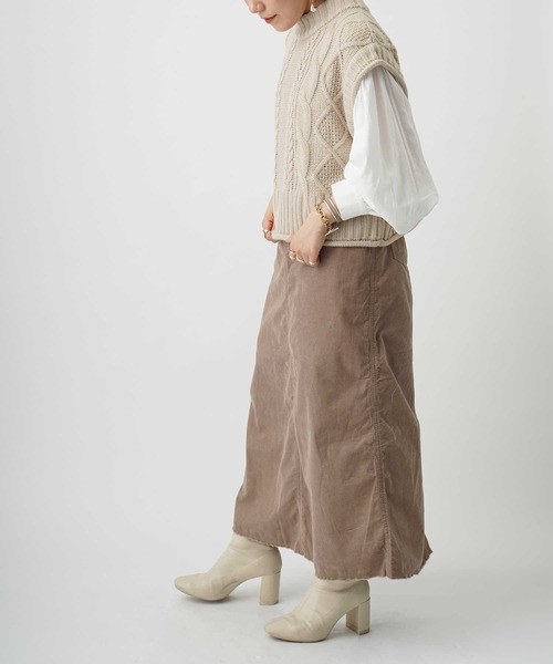 HONEYSUCKLE ROSE（ハニーサックルローズ）の「【HONEYSUCKLE ROSE】ケーブル編みベスト（ベスト・レディース・キナリ/グレー・M/L）」の7枚目の写真