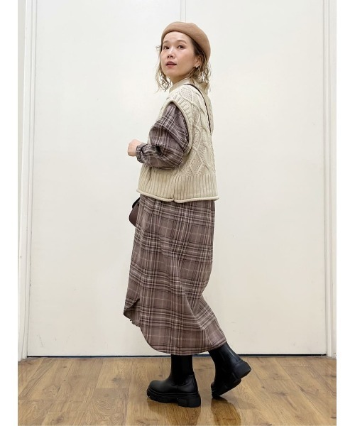 HONEYSUCKLE ROSE（ハニーサックルローズ）の「【HONEYSUCKLE ROSE】ケーブル編みベスト（ベスト・レディース・キナリ/グレー・M/L）」の19枚目の写真