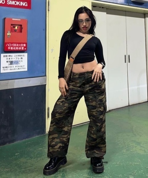 SHAGGIE（シャギー）の「ドローコードワイドカーゴスノーパンツ（カーゴパンツ・レディース・チャコールグレー/ブラック/ブラウン/カーキ/その他・FREE）」の14枚目の写真