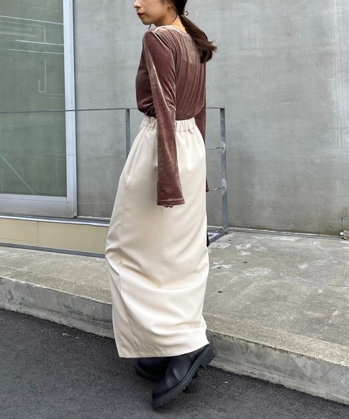 CAPRICIEUX LE'MAGE（カプリシューレマージュ）の「ベロアロンT（Tシャツ/カットソー・レディース・チャコールグレー/ベージュ/ブラウン・FREE）」の9枚目の写真