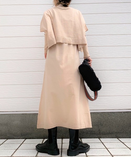 Q(キュー)の「ケープ×リブニットワンピース(ワンピース・レディース・ベージュ/ライトグレー・MEDIUM)」の7枚目の写真