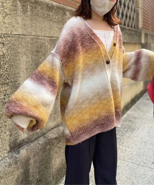 CPCM（シーピーシーエム）の「段染めグラデーションニットカーディガン