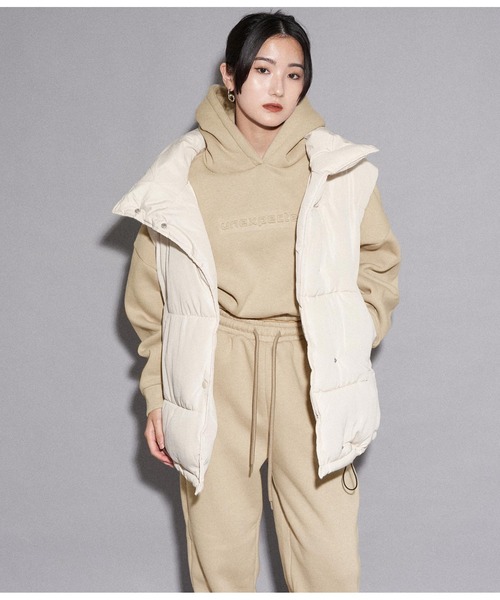 ANAP（アナップ）の「裏起毛エンボスロゴクロップドフーディー【セットアップ可能】（パーカー・レディース・ベージュ/ライトグレー/モスグリーン/ブラック・FREE）」の8枚目の写真