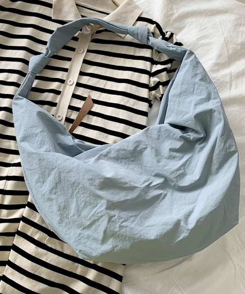 florist（フローリスト）の「【大容量/A4収納可】2WAY結びデザインワンハンドルトートバッグ（ショルダーバッグ・レディース・ライトブルー/ブラック/カーキ/ピンク/グリーン/ホワイト・FREE）」の8枚目の写真