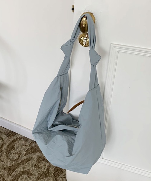 florist（フローリスト）の「【大容量/A4収納可】2WAY結びデザインワンハンドルトートバッグ（ショルダーバッグ・レディース・ライトブルー/ブラック/カーキ/ピンク/グリーン/ホワイト・FREE）」の19枚目の写真