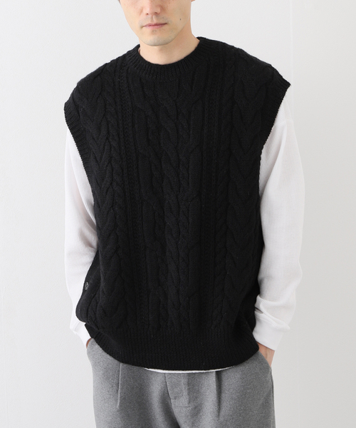 JOURNAL STANDARD J.S HOMESTEAD（ジャーナルスタンダードホームステッド）の「【J.S.Homestead】BRITISH WOOL CABLE KNIT VEST（ベスト・メンズ・グレー/ベージュ/ブラック・LARGE/MEDIUM）」の4枚目の写真