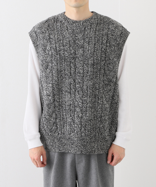 JOURNAL STANDARD J.S HOMESTEAD（ジャーナルスタンダードホームステッド）の「【J.S.Homestead】BRITISH WOOL CABLE KNIT VEST（ベスト・メンズ・グレー/ベージュ/ブラック・LARGE/MEDIUM）」の8枚目の写真