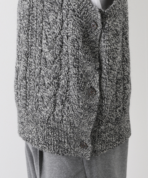 JOURNAL STANDARD J.S HOMESTEAD（ジャーナルスタンダードホームステッド）の「【J.S.Homestead】BRITISH WOOL CABLE KNIT VEST（ベスト・メンズ・グレー/ベージュ/ブラック・LARGE/MEDIUM）」の14枚目の写真