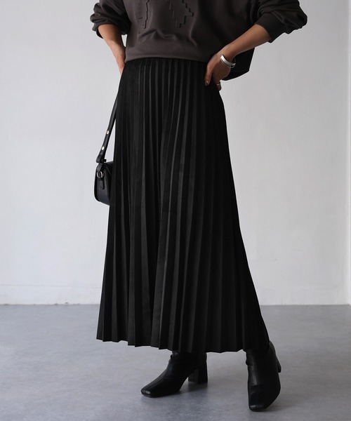ARCHIVIO 黒 スエード素材　プリーツスカート サイズ38 ARCHIVIO 黒 スエード素材 プリーツスカート サイズ38