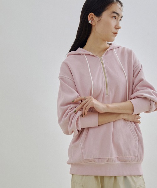 SALON adam et rope'(サロン アダム エ ロペ)の「【手洗い可能】フロントジップフードパーカー(パーカー・レディース・ピンク/グレー系その他/ホワイト・FREE)」の3枚目の写真