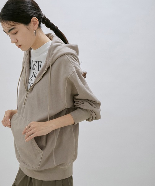 SALON adam et rope'(サロン アダム エ ロペ)の「【手洗い可能】フロントジップフードパーカー(パーカー・レディース・ピンク/グレー系その他/ホワイト・FREE)」の17枚目の写真