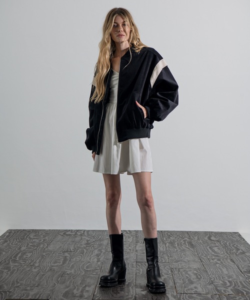 PLACE STUDIO（プレイススタジオ）の「【PLACE STUDIO 】オーバーサイズブルゾン レザーバイカラーバーシティジャンパー（ブルゾン・レディース・ブラック/カーキ・FREE）」の5枚目の写真