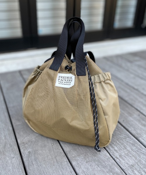 FREDRIK PACKERS(フレドリックパッカーズ)の「【FREDRIK PACKERS】限定別注品!210D MESH BLOOM SHOULDER フレドリックパッカーズ(ショルダーバッグ・レディース・ブラック/ベージュ/チャコールグレー・FREE)」の1枚目の写真