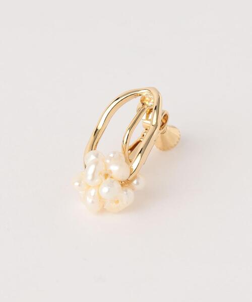 BEAUTY&YOUTH UNITED ARROWS（ビューティーアンドユースユナイテッドアローズ）の「淡水パール ツブフラワー イヤリング（イヤリング・レディース・ゴールド・FREE）」の2枚目の写真