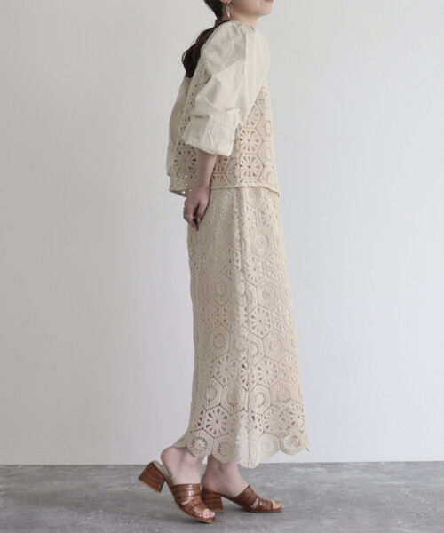 fredy emue（フレディエミュ）の「【セットアップ可能】コットンレースドッキングブラウス（シャツ/ブラウス・レディース・アイボリー/チャコールグレー・38）」の3枚目の写真