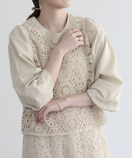 fredy emue（フレディエミュ）の「【セットアップ可能】コットンレースドッキングブラウス（シャツ/ブラウス・レディース・アイボリー/チャコールグレー・38）」の6枚目の写真