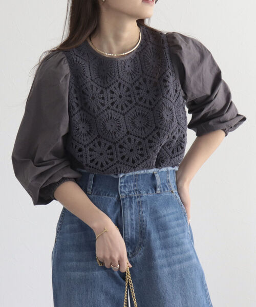 fredy emue（フレディエミュ）の「【セットアップ可能】コットンレースドッキングブラウス（シャツ/ブラウス・レディース・アイボリー/チャコールグレー・38）」の8枚目の写真