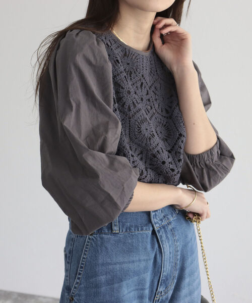 fredy emue（フレディエミュ）の「【セットアップ可能】コットンレースドッキングブラウス（シャツ/ブラウス・レディース・アイボリー/チャコールグレー・38）」の11枚目の写真