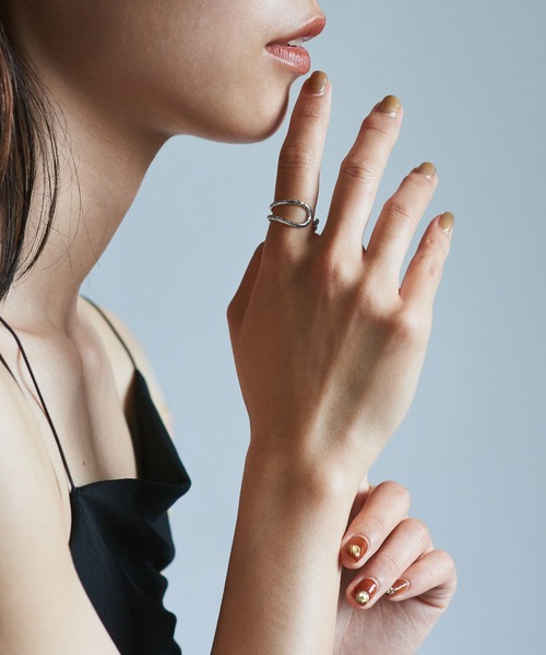 MAISON BREEZE（メゾンブリーズ）の「【MAISON BREEZE】ニュアンスラインリング 調整可能 KNF（リング・レディース・シルバー/ゴールド・FREE）」の9枚目の写真