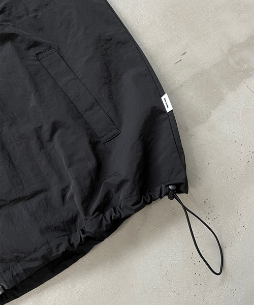 Perushu（ペルーシュ）の「スタンドネックナイロンベスト（ベスト・メンズ・ブラック/ベージュ/ネイビー・MEDIUM/LARGE）」の16枚目の写真