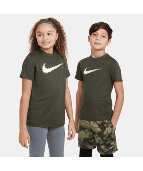 NIKE（ナイキ）の「《NIKEアパレル》ナイキ YTH アカデミー グラフィック S/Sトップ（Tシャツ/カットソー・キッズ・カーキ/ブラック/レッド/ロイヤルブルー・150/140/130/160）」の11枚目の写真