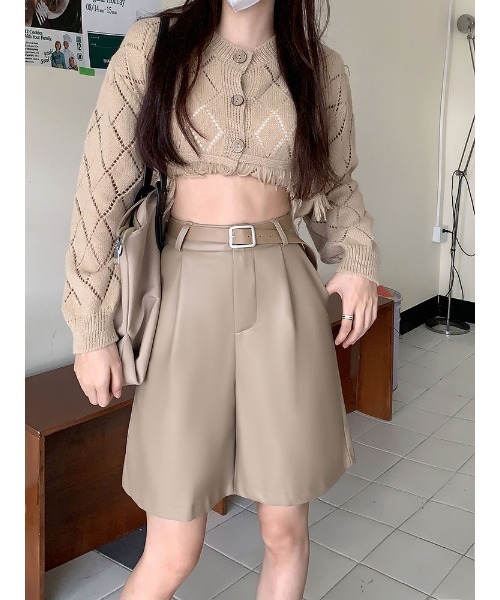 urge:(アージコロン )の「【URGE:】合成皮革 ハイウエスト ハーフパンツ(その他パンツ・レディース・ブラック/ベージュ・MEDIUM/X-LARGE/SMALL/LARGE)」の6枚目の写真