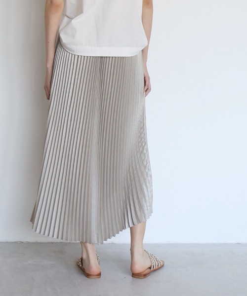 DRESSLAVE（ドレスレイブ）の「shiny asymmetric pleats skirt(シャイニーアシメトリックプリーツスカート)（スカート・レディース・シルバー・38）」の12枚目の写真