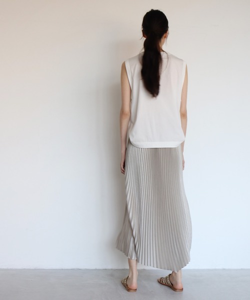 DRESSLAVE（ドレスレイブ）の「shiny asymmetric pleats skirt(シャイニーアシメトリックプリーツスカート)（スカート・レディース・シルバー・38）」の10枚目の写真