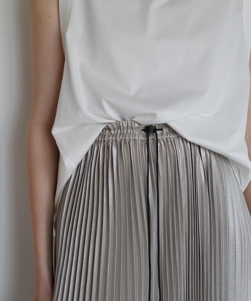 DRESSLAVE（ドレスレイブ）の「shiny asymmetric pleats skirt(シャイニーアシメトリックプリーツスカート)（スカート・レディース・シルバー・38）」の9枚目の写真