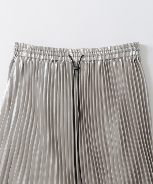 DRESSLAVE（ドレスレイブ）の「shiny asymmetric pleats skirt(シャイニーアシメトリックプリーツスカート)（スカート・レディース・シルバー・38）」の13枚目の写真