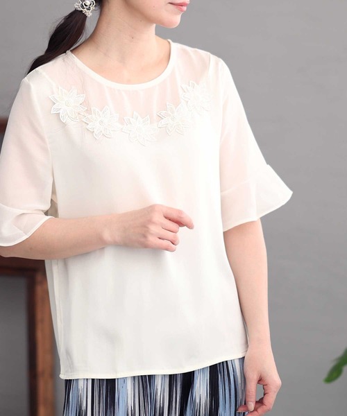 花モチーフ付きサテンシャツブラウス（シャツ/ブラウス）｜Sawa a la mode（サワアラモード）
