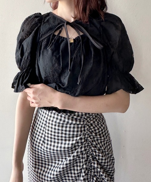 one way（ワンウェイ）の「デコルテレーストップス（シャツ/ブラウス・レディース・ブラック/ホワイト/ブルー/ピンク・FREE）」の15枚目の写真