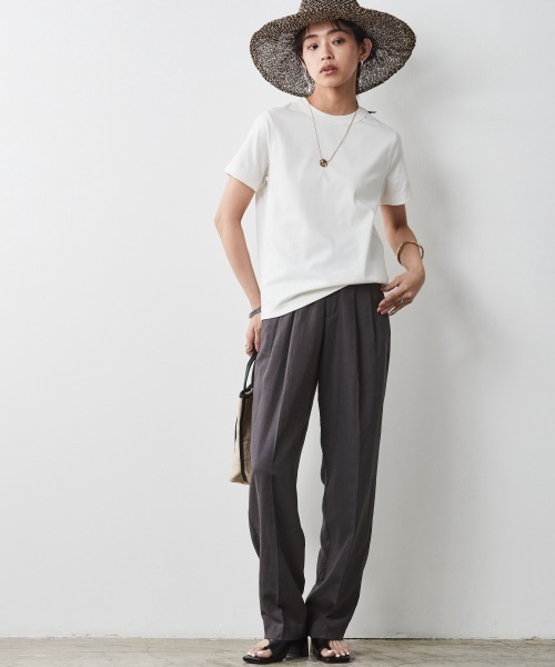 CHIC STYLE(シックスタイル)の「<大きいサイズ>シンプルコンパクトTシャツ シックスタイル(Tシャツ/カットソー・レディース・ネイビー/オフホワイト/ブラック・LL/5L/4L/3L/L)」の8枚目の写真