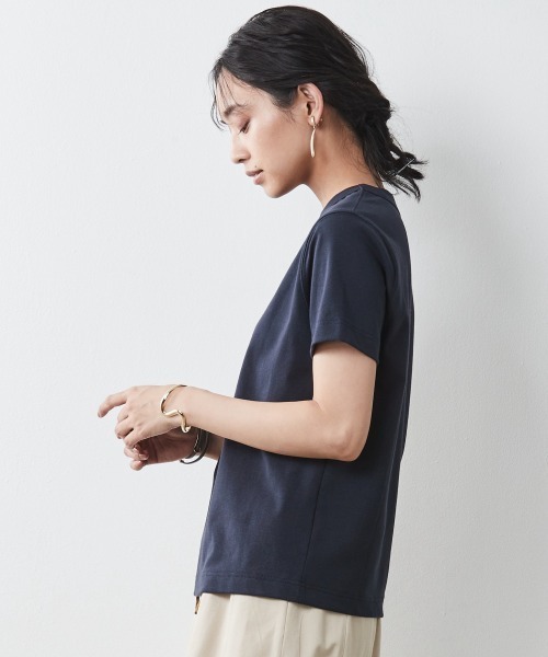 CHIC STYLE(シックスタイル)の「<大きいサイズ>シンプルコンパクトTシャツ シックスタイル(Tシャツ/カットソー・レディース・ネイビー/オフホワイト/ブラック・LL/5L/4L/3L/L)」の21枚目の写真