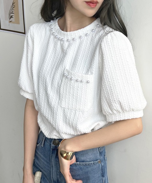 Futier land(フューティアランド)の「パールビジューボリューム袖カットソー(Tシャツ/カットソー・レディース・ホワイト/ブラック・FREE)」の1枚目の写真