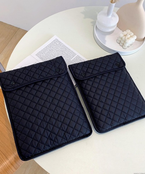 TONE SELECT GOODS(トーンセレクトグッズ)の「Liaa/キルティング PC タブレットケース 11インチ/13インチ A18066(PC・タブレットケース・レディース・ホワイト/ブラック/ベージュ/ピンク・B/A)」の5枚目の写真