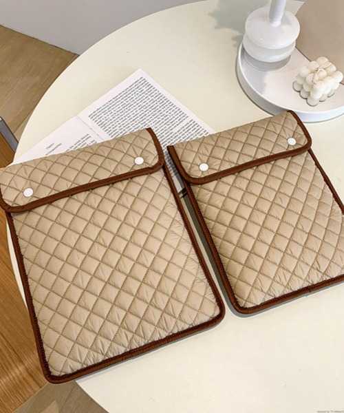 TONE SELECT GOODS(トーンセレクトグッズ)の「Liaa/キルティング PC タブレットケース 11インチ/13インチ A18066(PC・タブレットケース・レディース・ホワイト/ブラック/ベージュ/ピンク・B/A)」の8枚目の写真