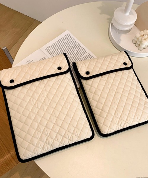 TONE SELECT GOODS(トーンセレクトグッズ)の「Liaa/キルティング PC タブレットケース 11インチ/13インチ A18066(PC・タブレットケース・レディース・ホワイト/ブラック/ベージュ/ピンク・B/A)」の11枚目の写真