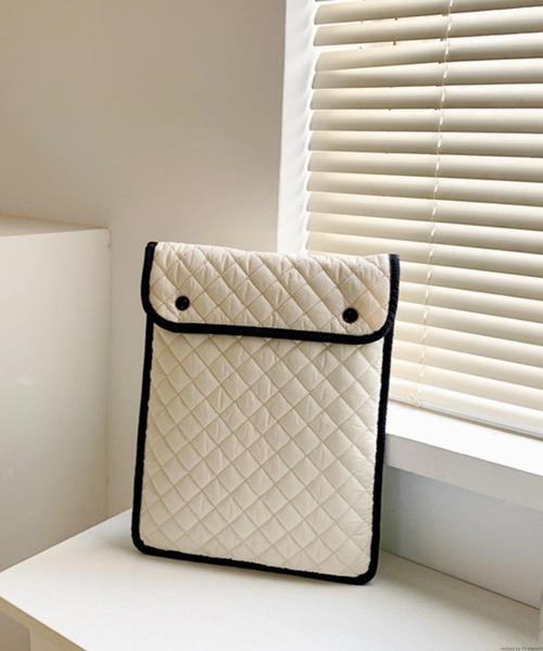 TONE SELECT GOODS(トーンセレクトグッズ)の「Liaa/キルティング PC タブレットケース 11インチ/13インチ A18066(PC・タブレットケース・レディース・ホワイト/ブラック/ベージュ/ピンク・B/A)」の12枚目の写真
