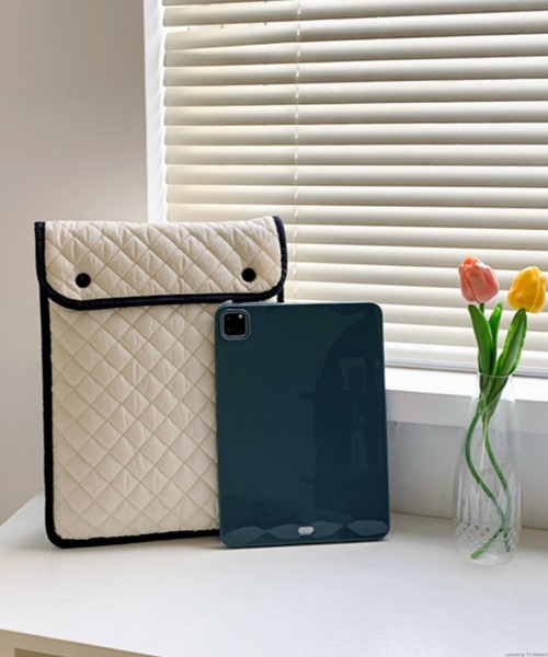 TONE SELECT GOODS(トーンセレクトグッズ)の「Liaa/キルティング PC タブレットケース 11インチ/13インチ A18066(PC・タブレットケース・レディース・ホワイト/ブラック/ベージュ/ピンク・B/A)」の13枚目の写真