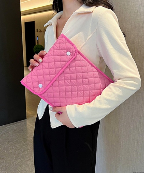 TONE SELECT GOODS(トーンセレクトグッズ)の「Liaa/キルティング PC タブレットケース 11インチ/13インチ A18066(PC・タブレットケース・レディース・ホワイト/ブラック/ベージュ/ピンク・B/A)」の17枚目の写真