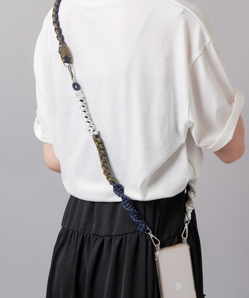 SPINNS（スピンズ）の「【選べるスマホショルダー】3WAYヒモショルダーストラップ　スマホストラップ（スマホグッズ・レディース・ブラック/ネイビー/ベージュ/グレー・ONESIZE）」の19枚目の写真