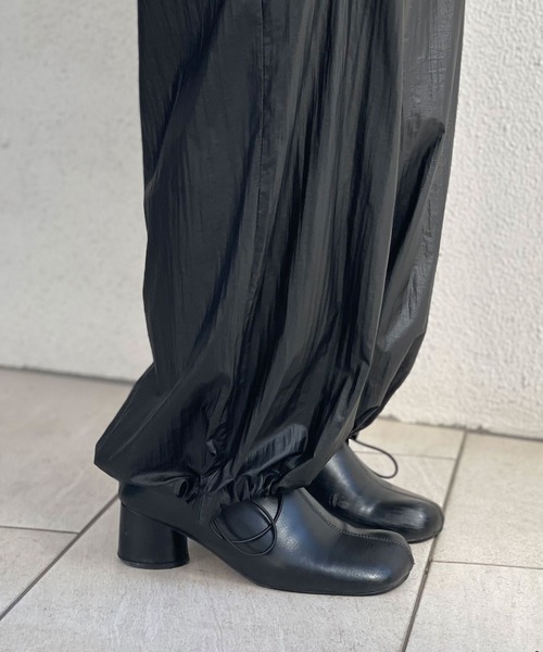 CIAOPANIC(チャオパニック)の「コーティングレザーワイドカーゴパンツ(カーゴパンツ・レディース・ブラウン/ブラック・0/1)」の21枚目の写真