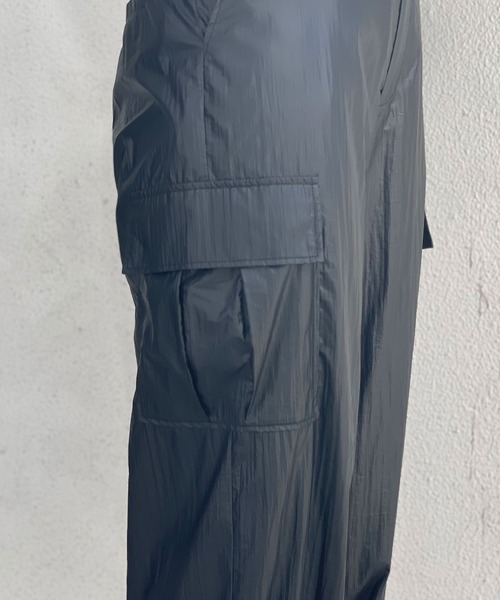 CIAOPANIC(チャオパニック)の「コーティングレザーワイドカーゴパンツ(カーゴパンツ・レディース・ブラウン/ブラック・0/1)」の20枚目の写真