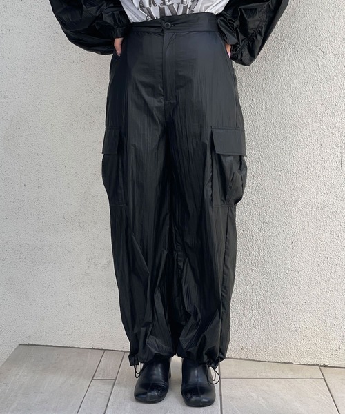 CIAOPANIC(チャオパニック)の「コーティングレザーワイドカーゴパンツ(カーゴパンツ・レディース・ブラウン/ブラック・0/1)」の16枚目の写真