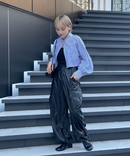 CIAOPANIC(チャオパニック)の「コーティングレザーワイドカーゴパンツ(カーゴパンツ・レディース・ブラウン/ブラック・0/1)」の5枚目の写真