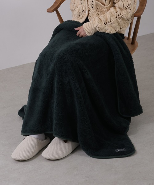 emesuelee（エメスーリー）の「ふわふわモフモフシープタッチブランケットM（ブランケット・レディース・モスグリーン/モカ/ライトグレー/アイボリー/ブルー・フリー）」の5枚目の写真