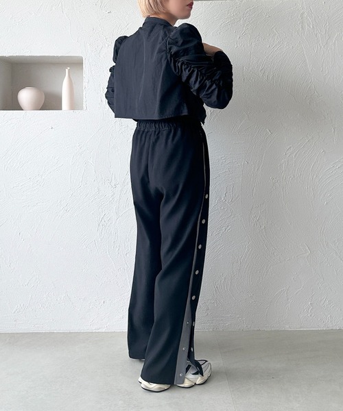 apres jour mignon(アプレジュールミニョン)の「くしゅくしゅショートトップス【ZOZOTOWN限定アイテム】(Tシャツ/カットソー・レディース・グレー/ブラック・X-LARGE/フリー)」の10枚目の写真