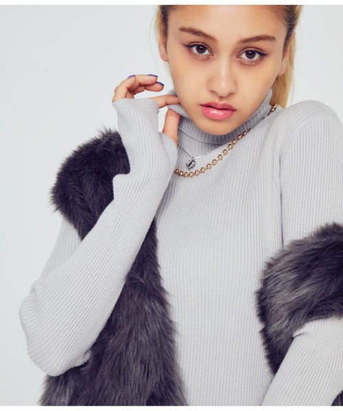 ANAP（アナップ）の「ディープスリットタートルネックリブニットロングワンピース（ワンピース・レディース・ブラック/グレー/テラコッタ・FREE）」の6枚目の写真